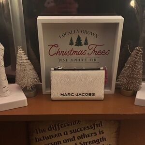 Marc Jacobs White and Black Card Holder